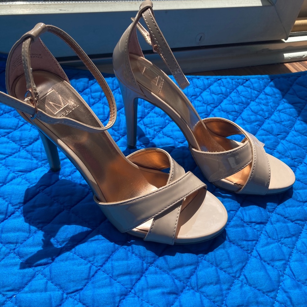 NWOT Material Girl Sara Patent Nude Heel